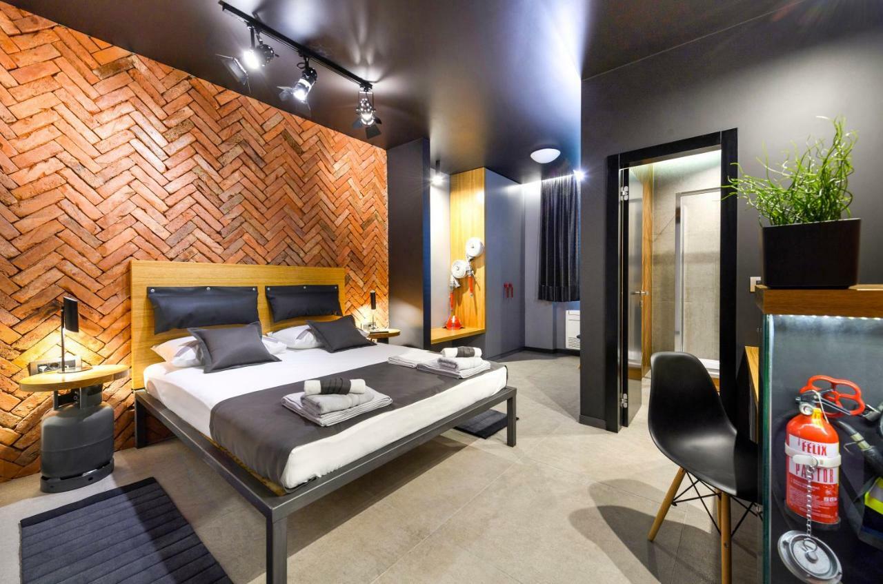 Split Industrial Design Rooms Exterior foto