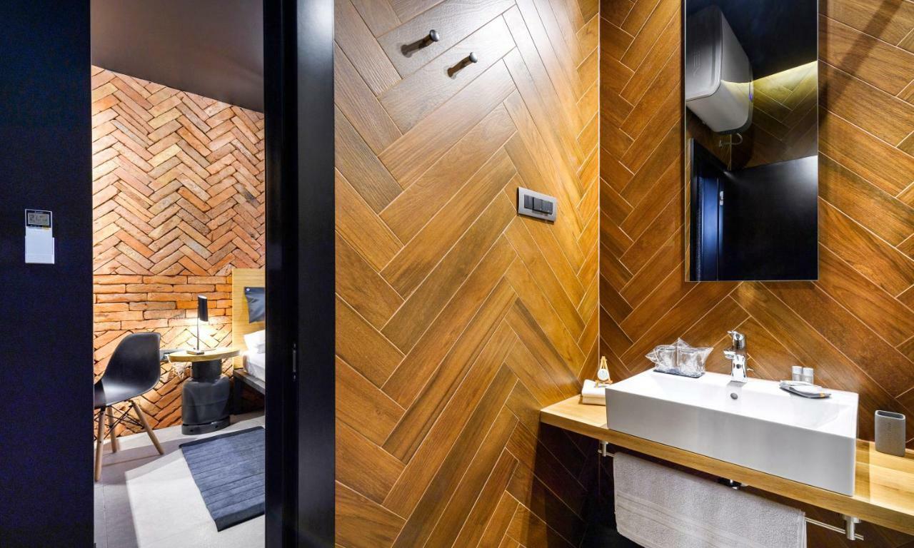 Split Industrial Design Rooms Exterior foto